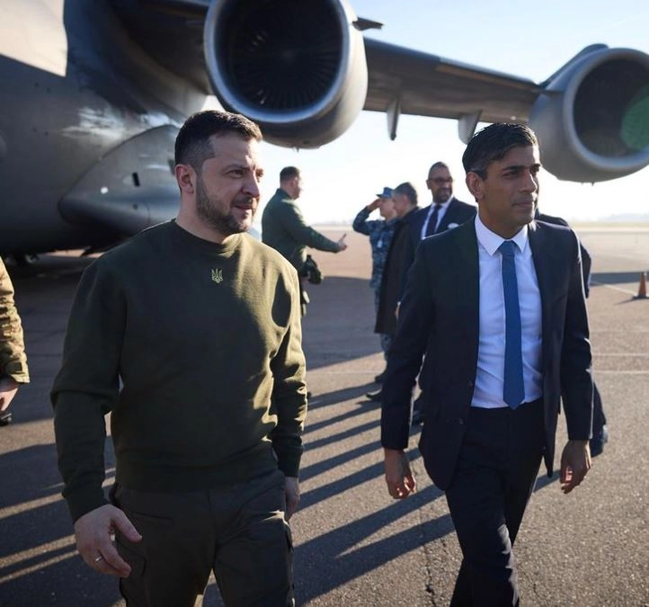 În vizită la Londra, Volodimir Zelenski le-a cerut aliaţilor Ucrainei avioane de luptă